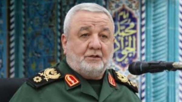 مستشار الحرس الثوري: إغلاق مضيق هرمز