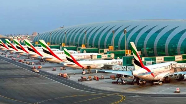 مطار دبي يتعرض لهجوم مسيرة إيرانية
