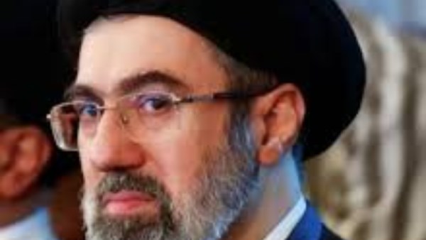 أول بيان لمجتبى خامنئي: أدعو إيران لتسليح مضيق هرمز و"الانتقام للشهداء"