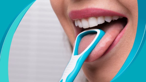 كيف يؤثر تنظيف اللسان على صحة جسمك؟ طبيبة أسنان تجيب
