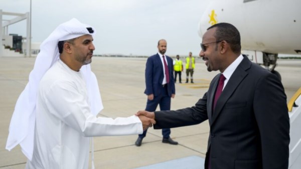 آبي أحمد ووزير العدل الإماراتي 