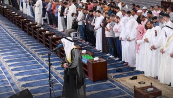 السماح بإقامة صلاتي التراويح والقيام في مساجد الكويت