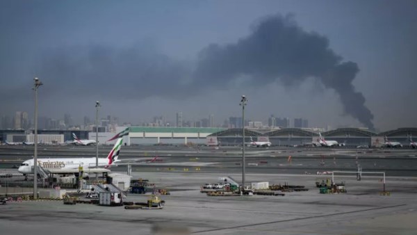 السيطرة على حريق في مطار أبوظبي