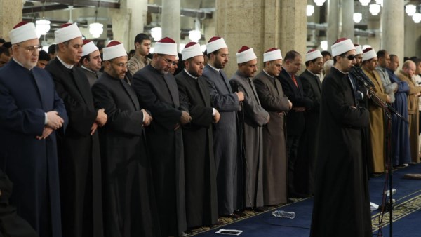 الجامع الأزهر يمتلئ بالمصلين في الليلة الـ24 من رمضان