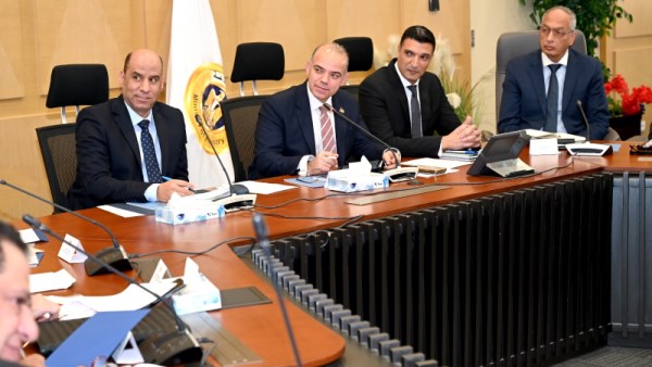 وزراء الاستثمار والصناعة والعمل