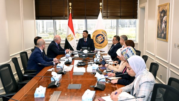 خالد هاشم وزير الصناعة 