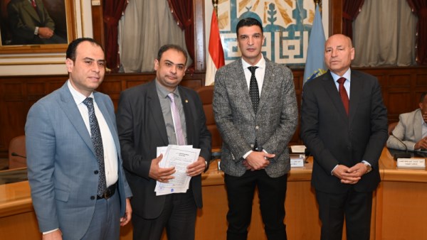 وزير الصناعة