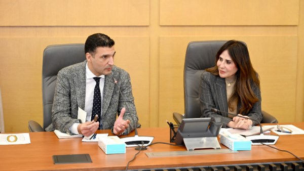 وزير الصناعة مع وزيرة الإسكان 