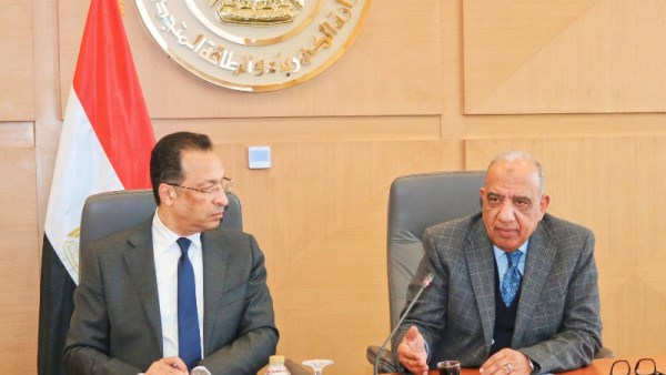 وزيرا الكهرباء والاتصالات 