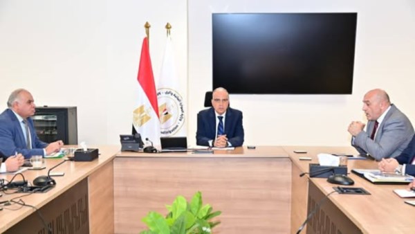 وزير الموارد المائية والري