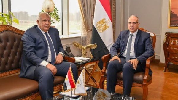 وزير الموارد المائية والري ومحافظ مطروح