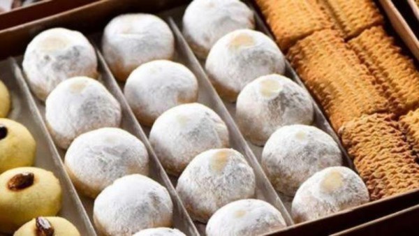 التضامن توزع كعك العيد