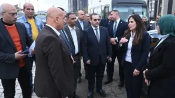 وزيرة الإسكان 