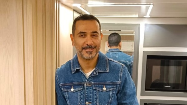 الفنان نور محمود
