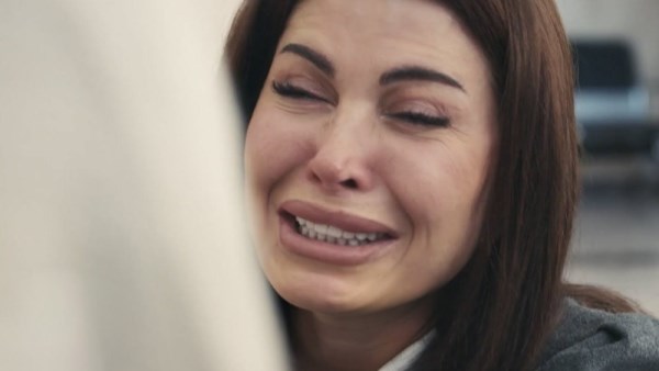 الفنانة جومانا مراد من مسلسل اللون الأزرق