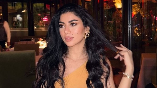 كارولين عزمي