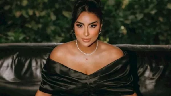الفنانة جوري بكر