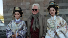 حسين فهمي يخوض أول تجربة له في السينما الصينية The Story I Found In China