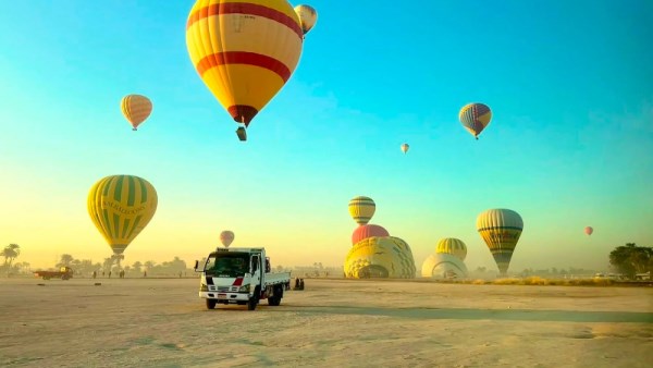 سماء الأقصر تتزين بـ 60 بالون