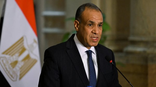 وزير الخارجية يجري اتصال هاتفي مع نظيرة البحريني 