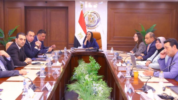 اللجنة العليا للأسر البديلة الكافلة بالوزارة