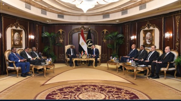 لقاء بين اللواء محمود توفيق ووزير الداخلية بجمهورية السودان