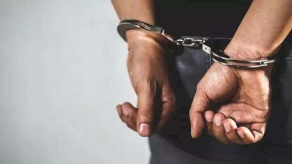 ضبط عامل سرق أموال من سائحة