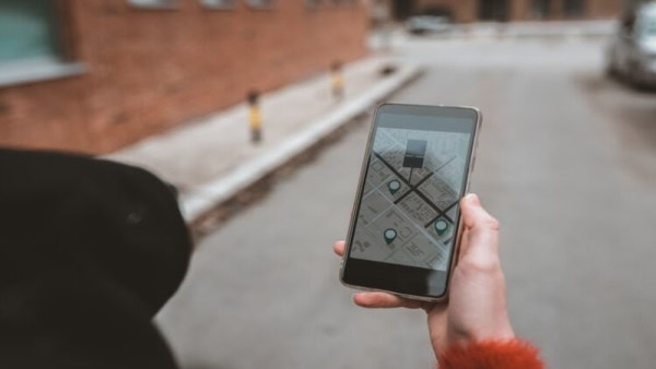 طلب تتبع الهاتف إلكترونيًا 