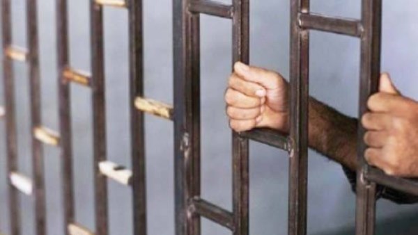 عقوبة استعراض القوة والتلويح بالعنف