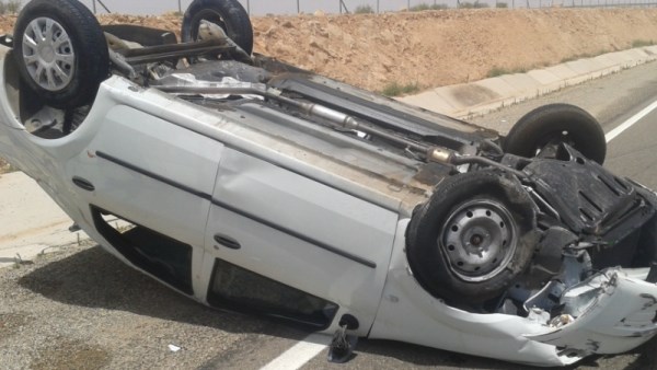 حادث انقلاب سيارة بالوادي الجديد- أرشيفية