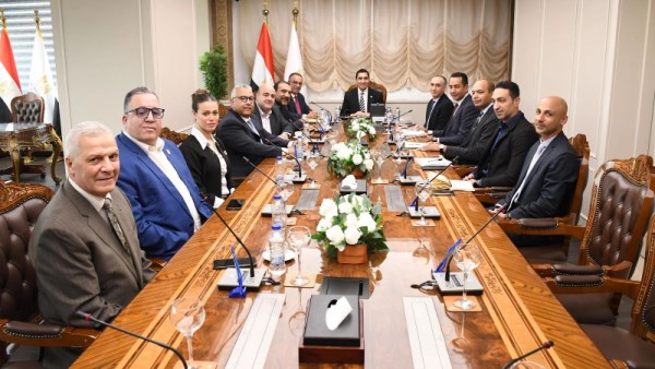 وزير الرياضة يستقبل اتحاد السلة