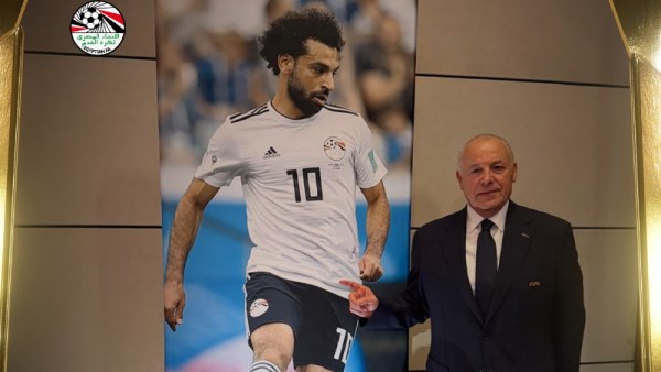  هاني أبو ريدة  يطمئن على محمد صلاح