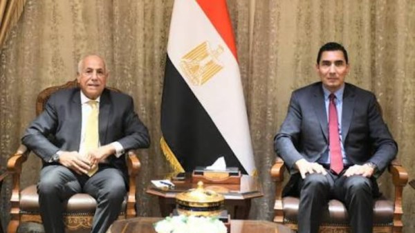 وزير الرياضة مع رئيس الزمالك