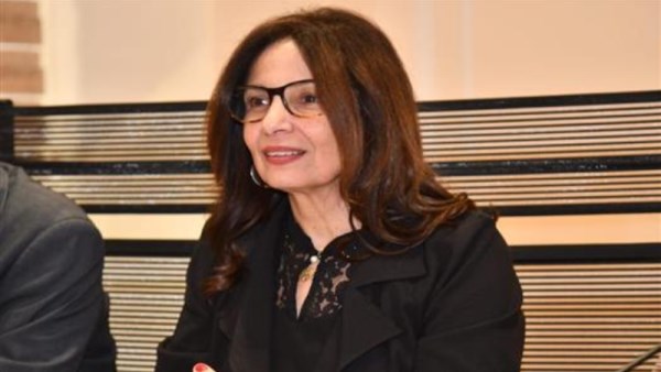 وزيرة الثقافة 