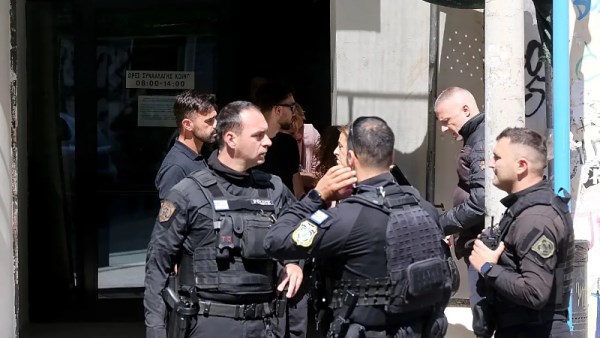 اليونان: مسلح يفتح النار وسط أثينا وإصابة أربعة أشخاص