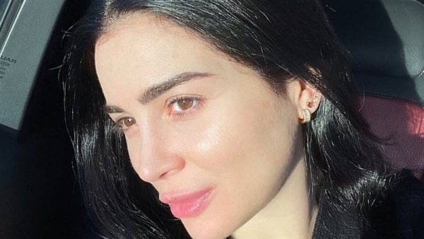 الفنانة مي عز الدين 