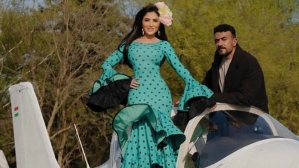أحمد العوضي ومي عمر 