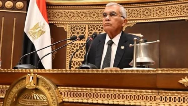 مجلس الشيوخ يوافق على مقترح لتجريم الدجل والشعوذة وقراءة التاروت