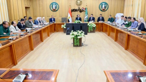 محافظ المنوفية يناقش الخطة الاستثمارية ويوجه بتسريع الأداء وتحسين منظومة النظافة