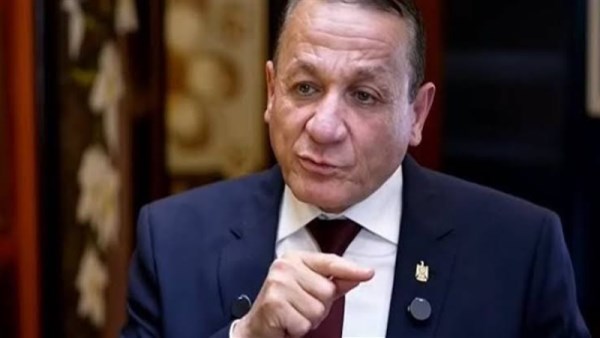 أيمن عبد المحسن: أهداف اقتصادية وسياسية وراء الحصار الأمريكي 