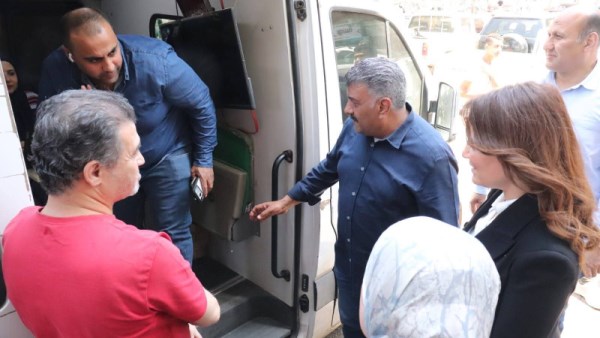 تشغيل سيارات المركز التكنولوجي المتنقلة بالدقي والعجوزة لتلقي طلبات تراخيص المحال   
