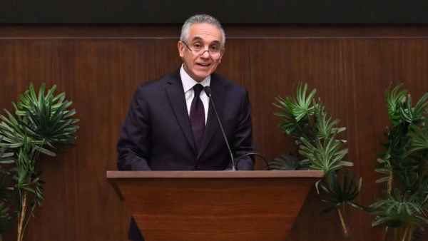وزير العدل: موافقة حكومية على قانون الأسرة للمسيحيين 