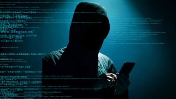 كيف تعرف أن هاتفك مخترق وهناك من يتجسس عليك؟   