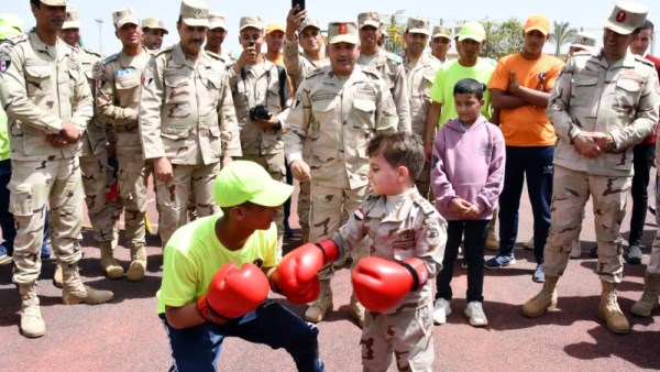 الاحتفال بيوم اليتيم