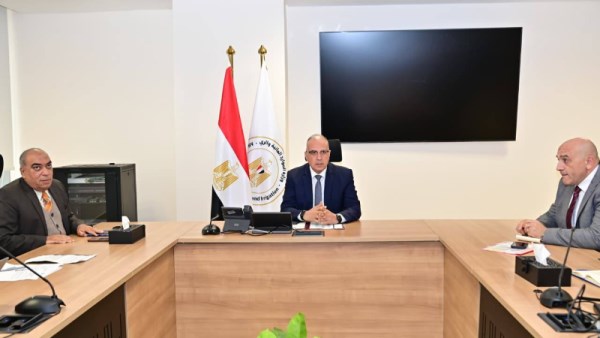 وزير الموارد المائية والري