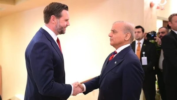 رئيس الوزراء الباكستاني يستقبل الوفد الأمريكي