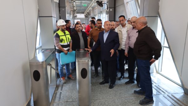 وزير النقل يتفقد الاتوبيس الترددي