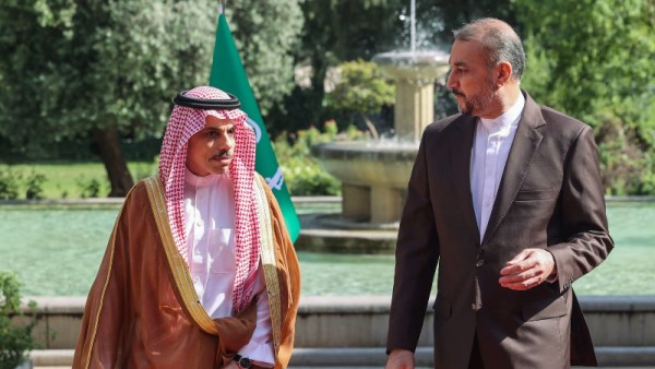 وزيرا خارجية السعودية وايران