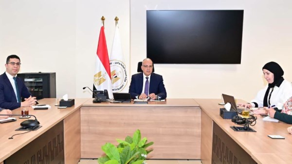 وزير الموارد المائية والري