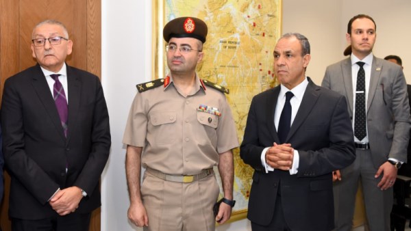 وزير الخارجية واللواء وليد عدلى عطية 